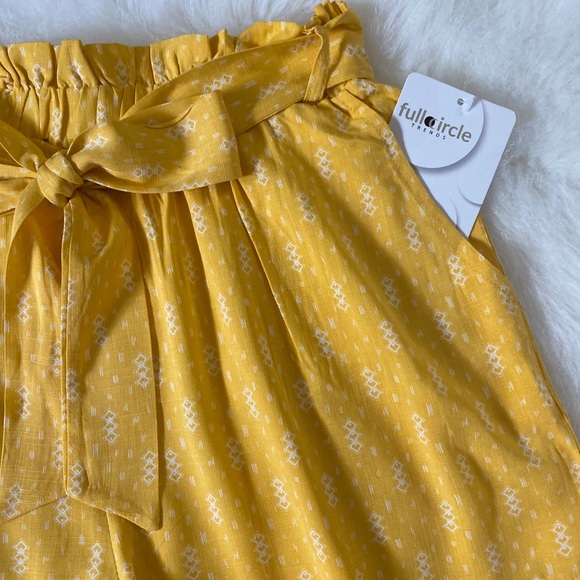 Tie- Waist Flowy Summer Shorts - Picture 3 of 6